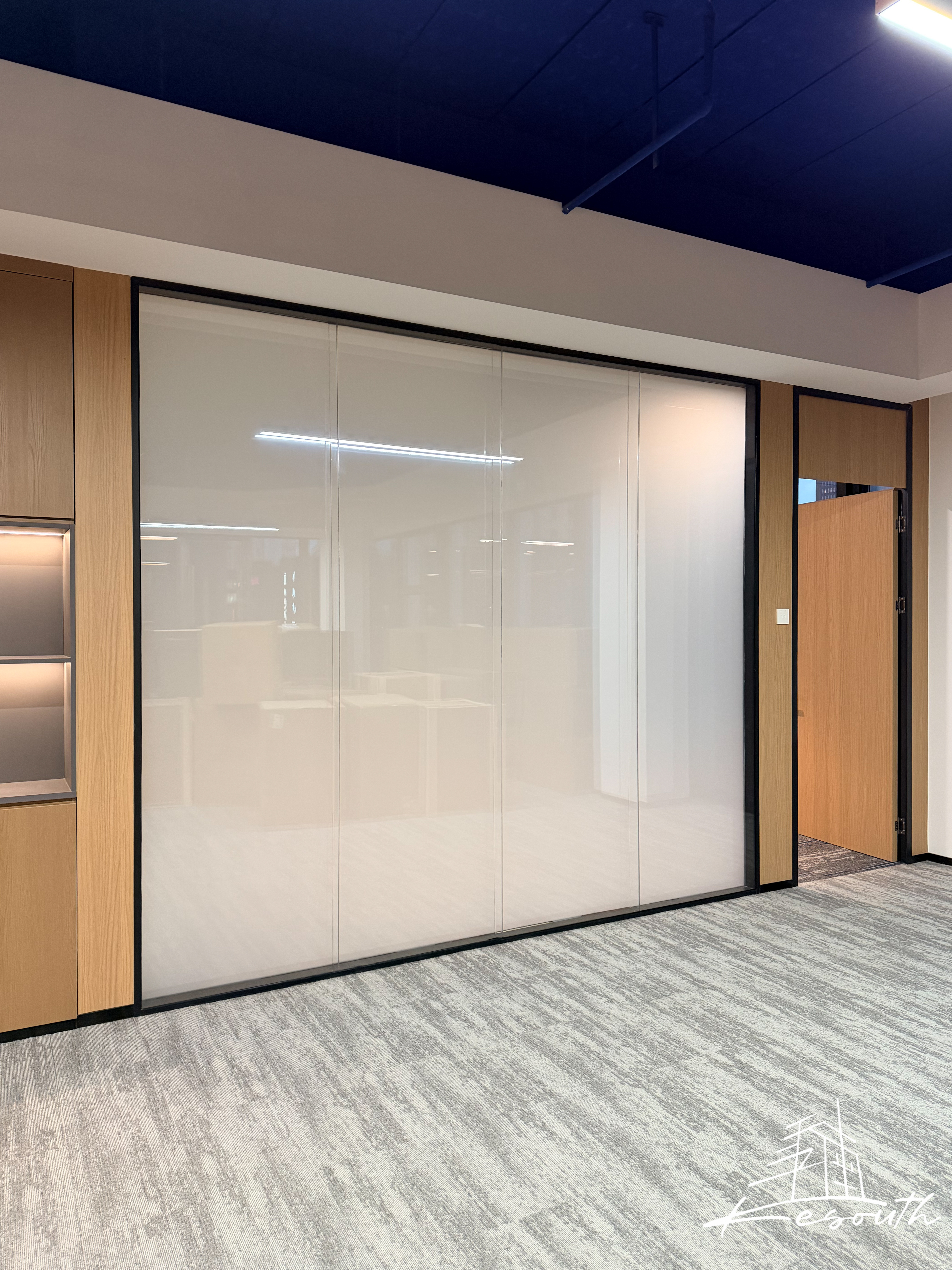 调光玻璃隔断展示图 2